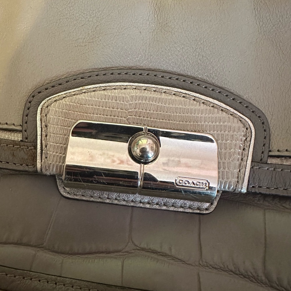Coach Hobo - Picture 2 of 5